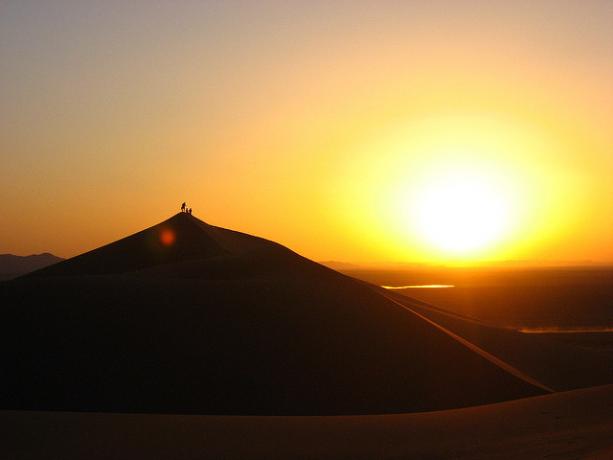 Ηλιοβασίλεμα στη Σαχάρα