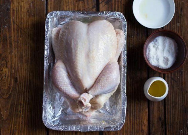 Κοτόπουλο φούρνου με λεμόνι: δέστε τα κνήμες