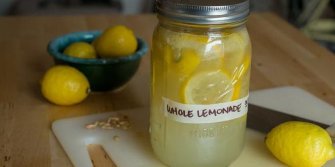 Τι να μαγειρέψουν με λεμόνι: Λεμονάδα με λεμόνι