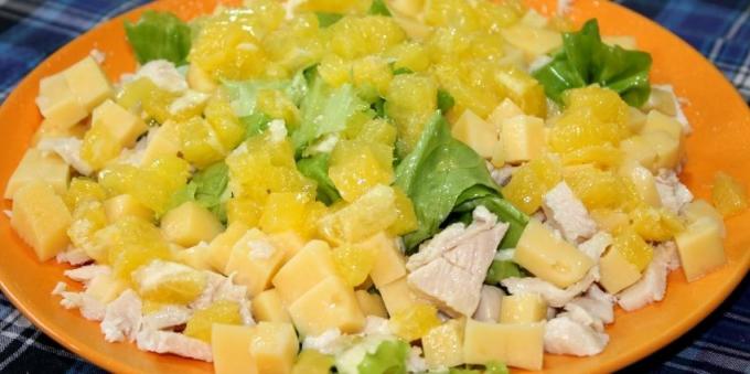 Συνταγές για σαλάτες χωρίς μαγιονέζα Σαλάτα γ κοτόπουλο, τυρί και πορτοκάλι