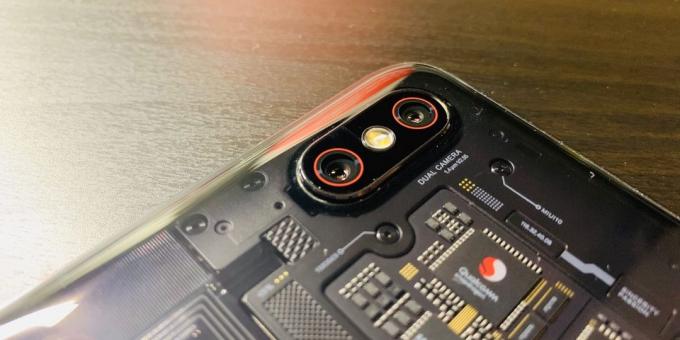 Xiaomi Mi 8 Pro: Η μονάδα της κάμερας