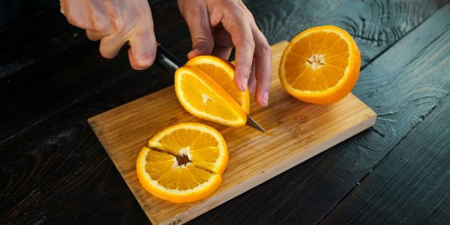 Βερίκοκο και μαρμελάδα πορτοκαλιού: κόψτε τα πορτοκάλια