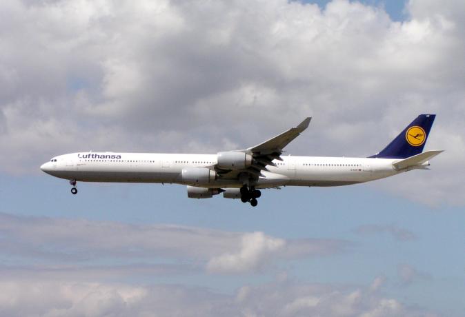 Airbus A340-600 αεροπορική εταιρεία Lufthansa 