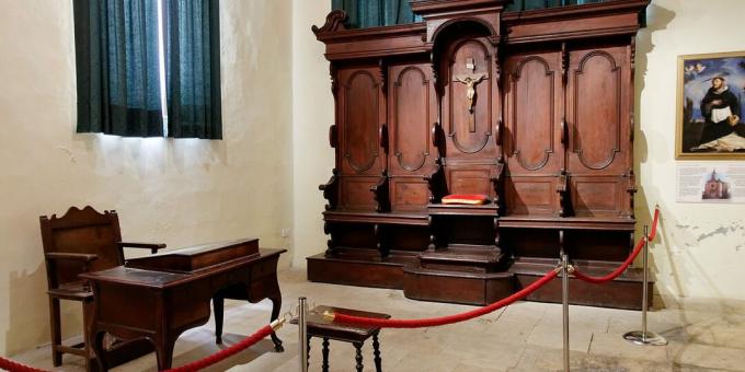 Εξέταση τον Μεσαίωνα: Δικαστήριο στο Ανακριτικό Παλάτι στο Vittoriorosa της Μάλτας