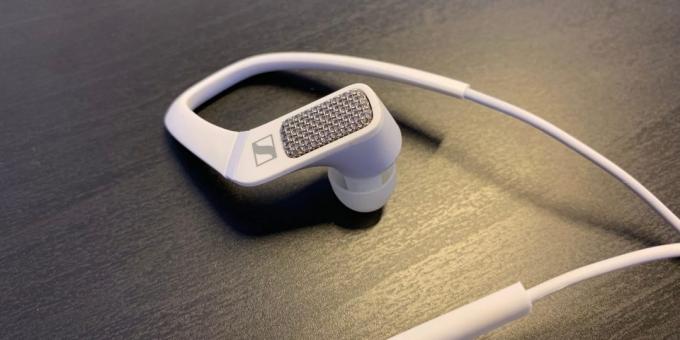 Sennheiser Ambeo Smart Headset: μάσκα, πίσω από την οποία κρύβονται στερεοφωνικά μικρόφωνα