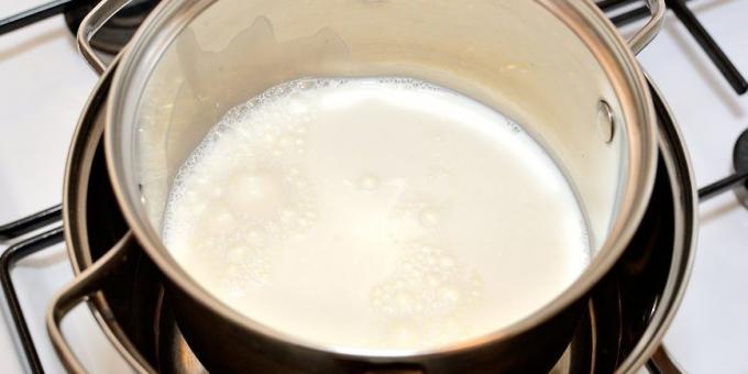 Πώς να μαγειρέψουν σπιτικό γιαούρτι: Ζεσταίνετε το γάλα στους 85 ° C