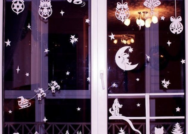 Πώς να διακοσμήσει ένα σπίτι την παραμονή της Πρωτοχρονιάς: παράθυρα