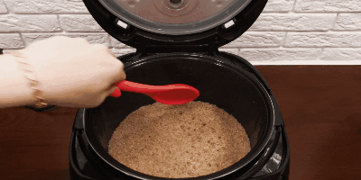 Πώς να μαγειρέψουν χυλό σιταριού στην multivarka