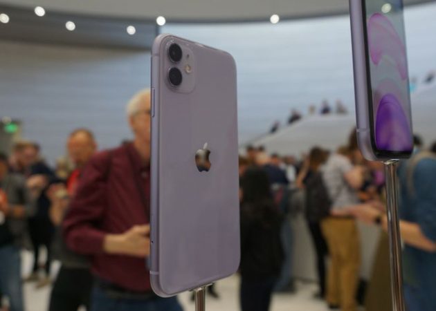11 iPhone στην λιλά χρωματισμό