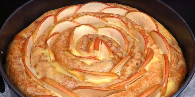 Συνταγές: Τηγανίτες κέικ με τυρί cottage και το μήλο γέμιση