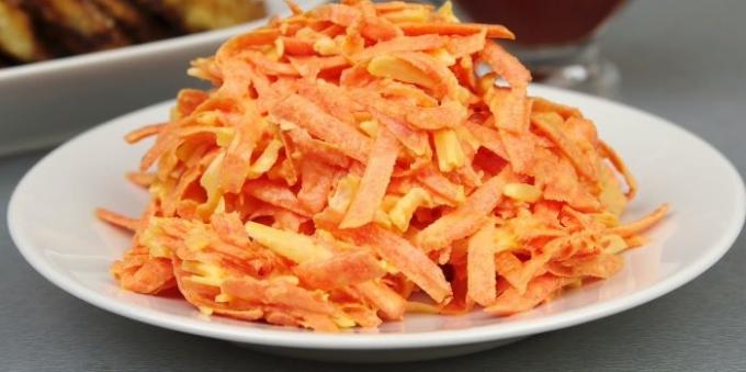 Καρότο σαλάτα, τυρί και σκόρδο