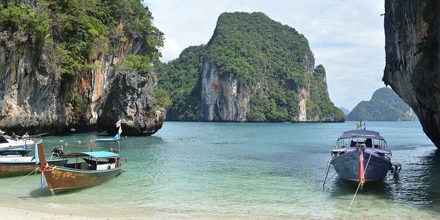 Ασιατική περιοχή προσελκύει εν γνώσει τους τουρίστες: Phi Phi Island, Ταϊλάνδη
