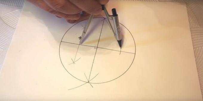 Πώς να σχεδιάσετε ένα πεντάκτινο αστέρι: σημειώστε στη δεξιά πλευρά