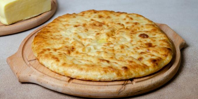 Οσετιακή πίτα κεφίρ με τυρί cottage και τυρί